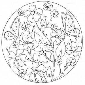 Mandala di farfalle e fiori